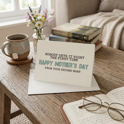 💐 Funny Mother’s Day Card: "Favorite Child" Gag Gift – 4x6 Blank Folded Cardstock – Personalize for Mom 🎈