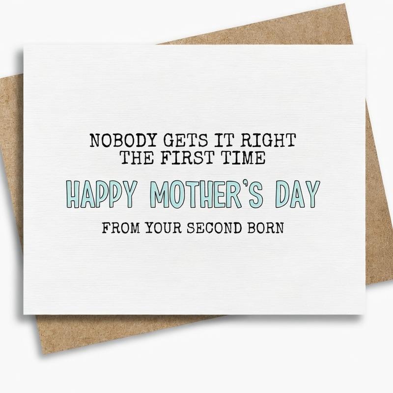 💐 Funny Mother’s Day Card: "Favorite Child" Gag Gift – 4x6 Blank Folded Cardstock – Personalize for Mom 🎈